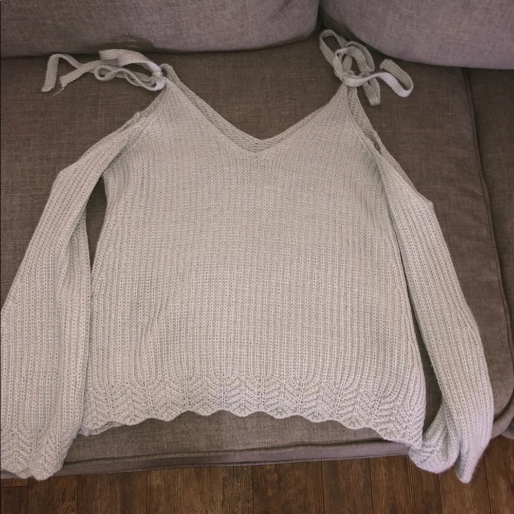 grey knitted top